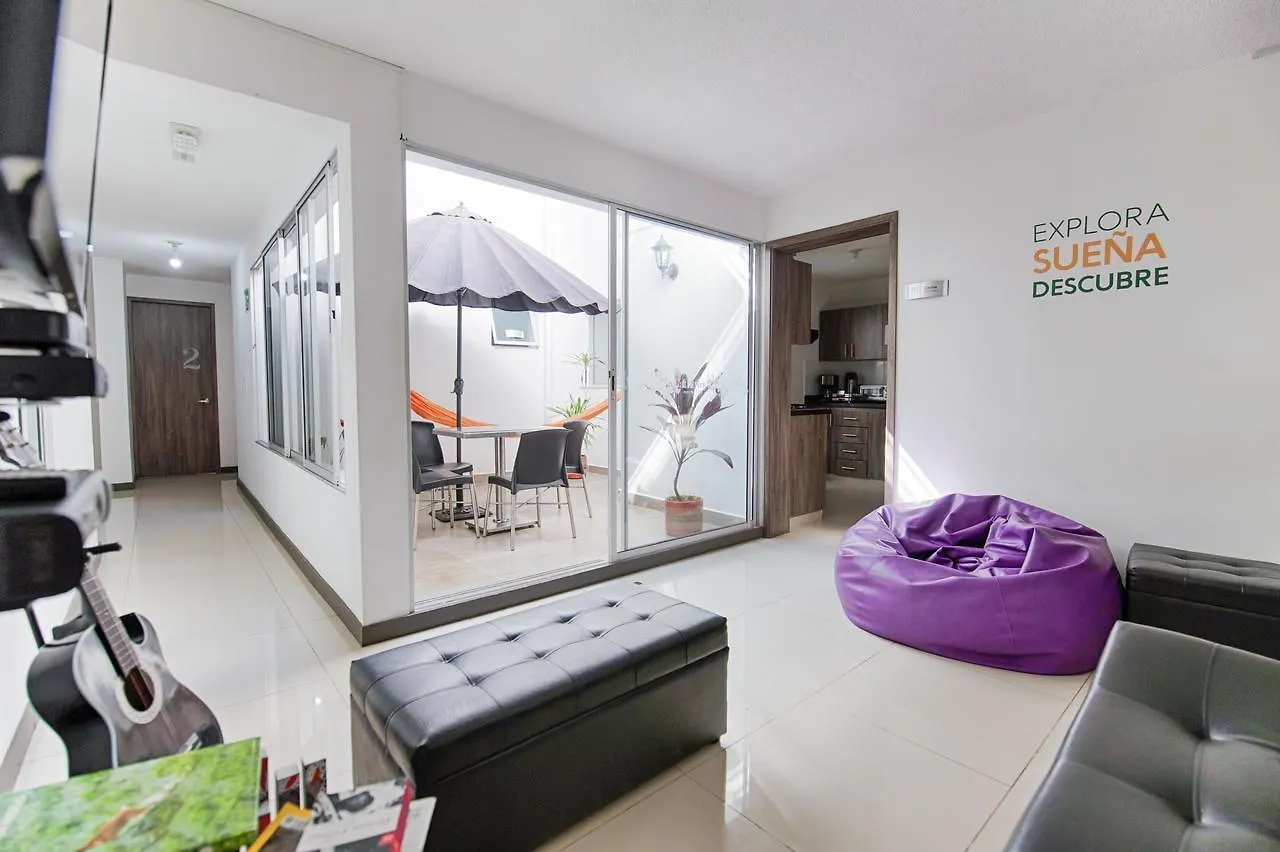 Hostal Cattleya מדיין אכסניה