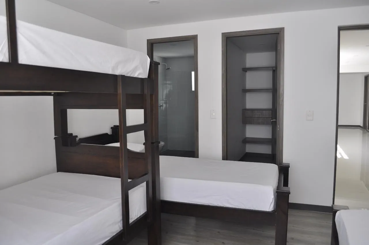 Hostal Cattleya מדיין 0*,