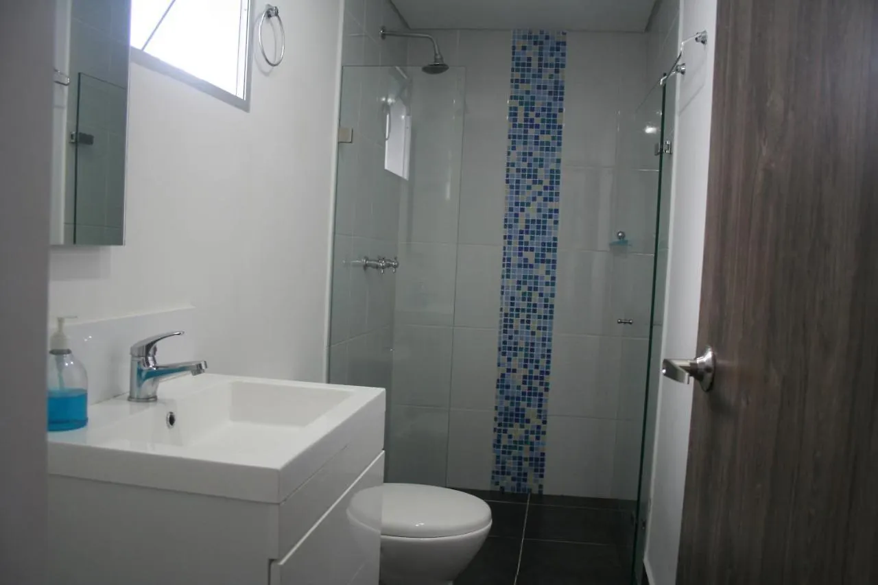 Hostal Cattleya מדיין 0*,