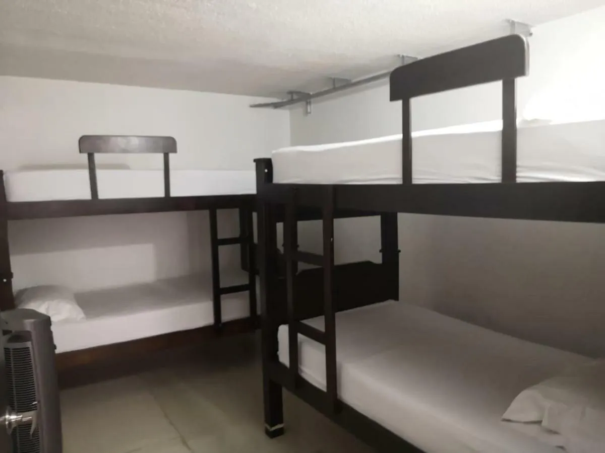 Hostal Cattleya מדיין אכסניה